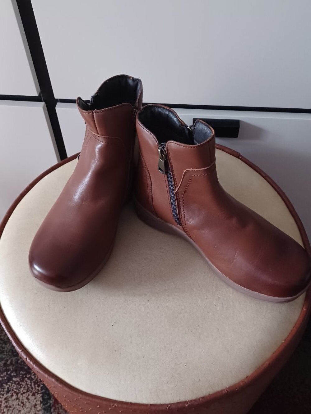 Propet Intreped women's brown extra-extra-wide ankle booties, size 6.5 X(2E)